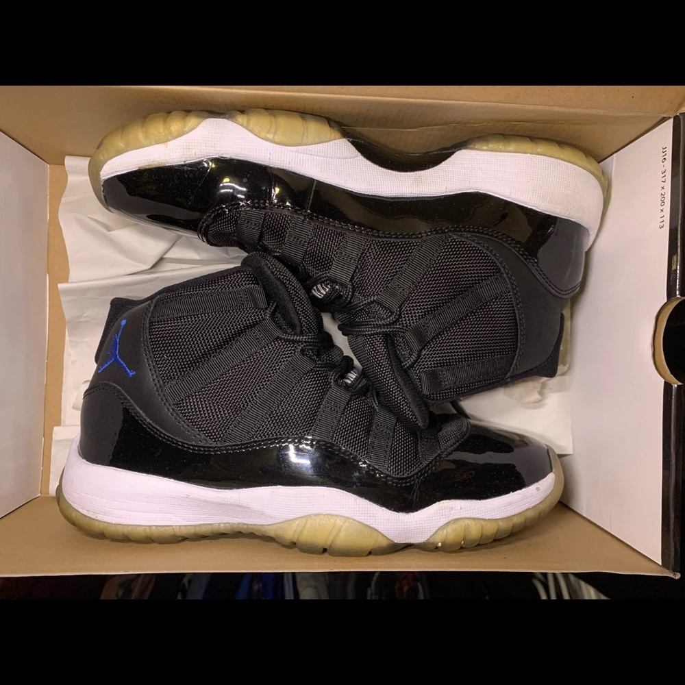 Retro 11’s “Space Jam” (2016)